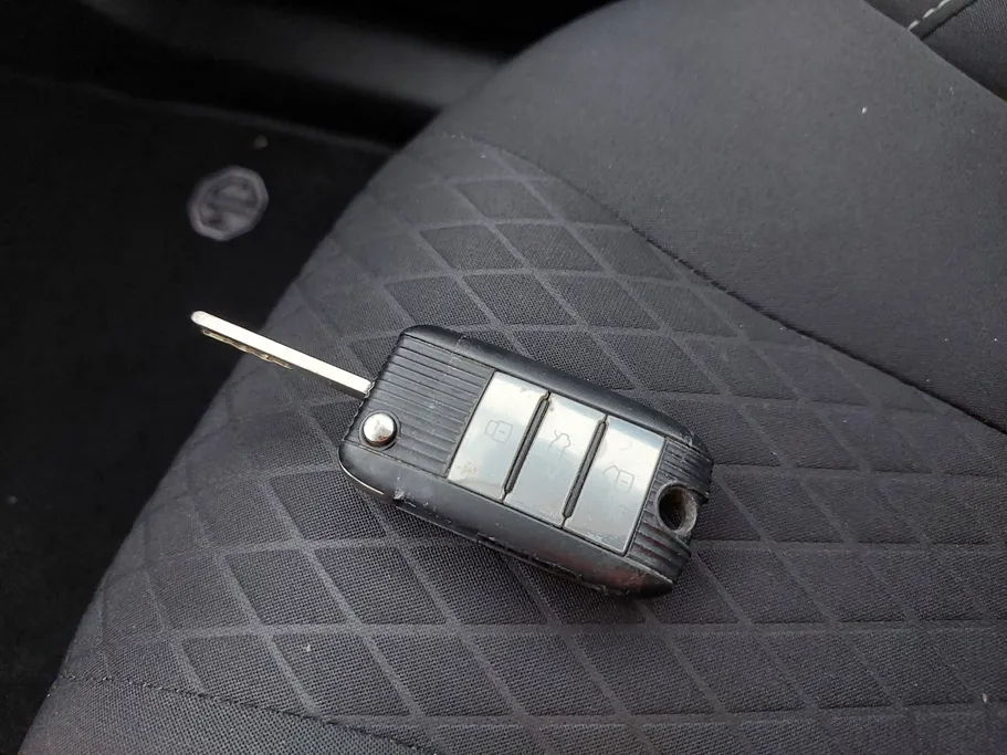 ام جي 5 STD 2023 