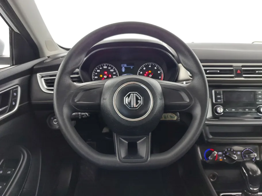 ام جي 5 STD 2023 