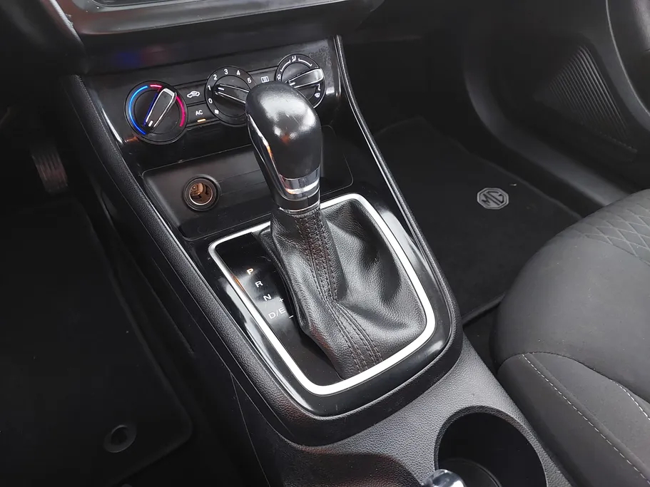 ام جي 5 STD 2023 