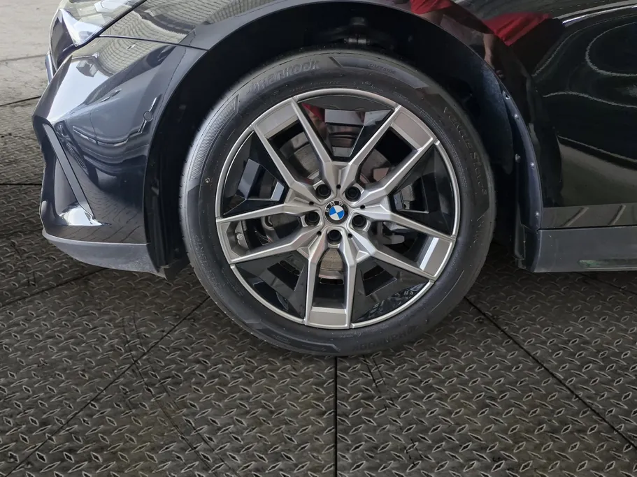 بي ام دبليو الفئة الخامسة 520i 2026 