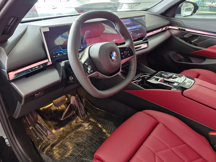 بي ام دبليو الفئة الخامسة 520i 2026 