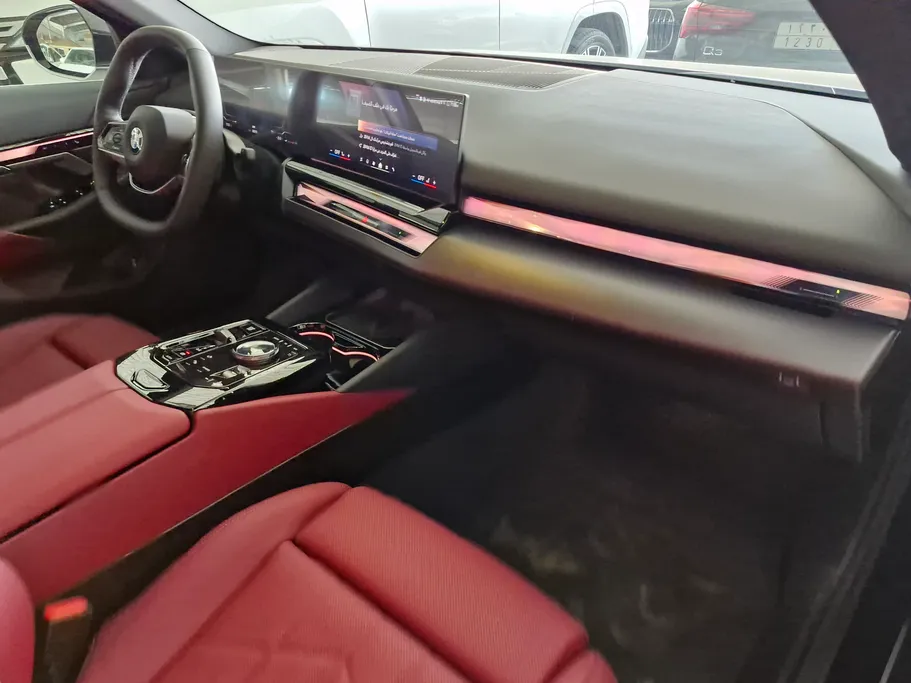 بي ام دبليو الفئة الخامسة 520i 2026 