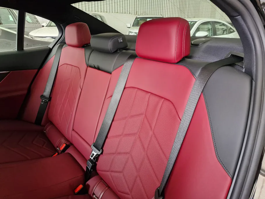 بي ام دبليو الفئة الخامسة 520i 2026 