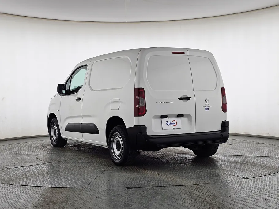 2022 Peugeot Partner Short van 