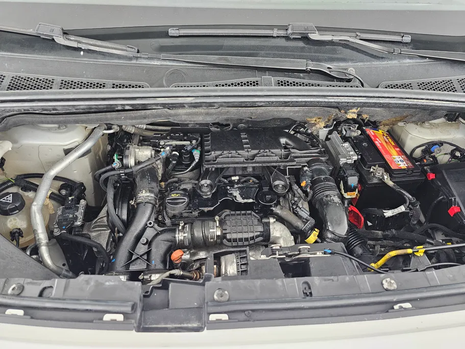 2022 Peugeot Partner Short van 