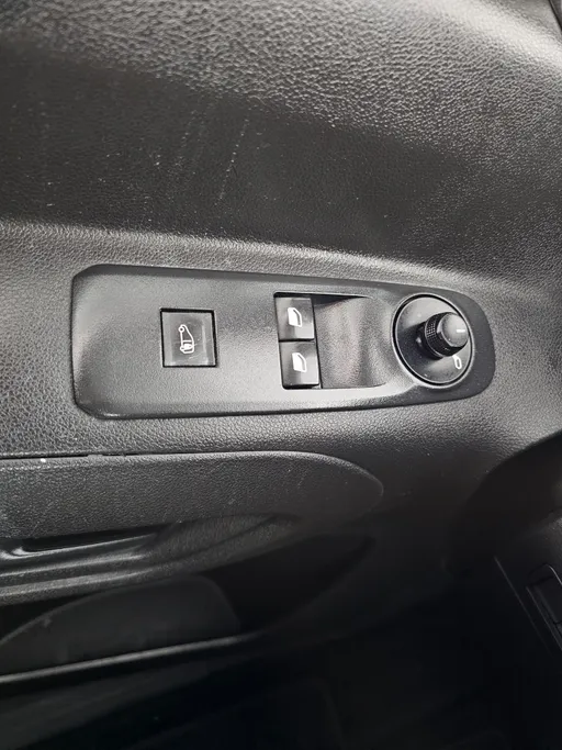 2022 Peugeot Partner Short van 