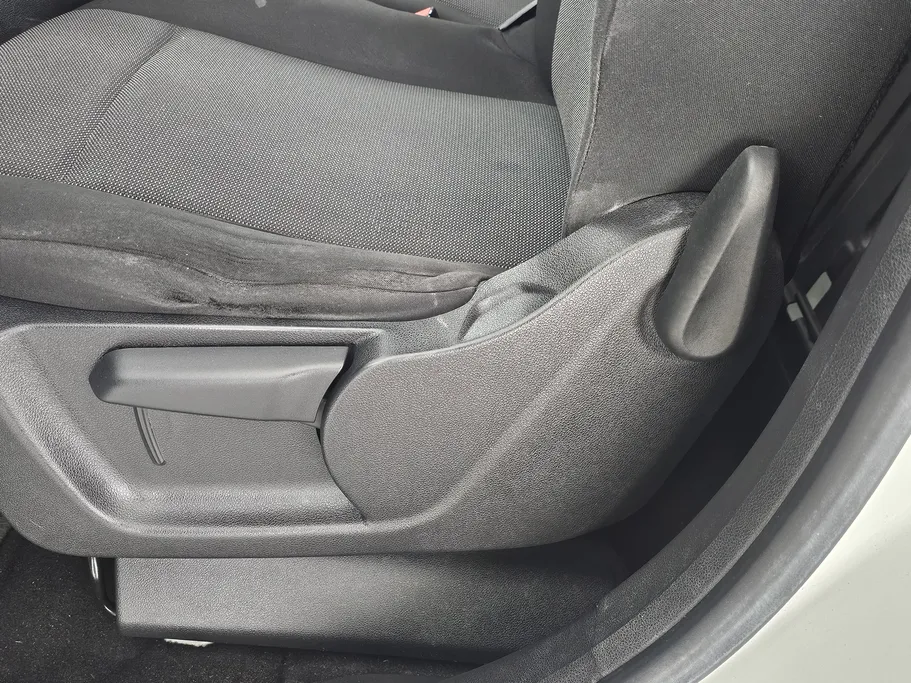 2022 Peugeot Partner Short van 