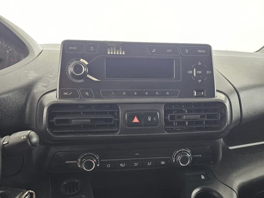 2022 Peugeot Partner Short van 