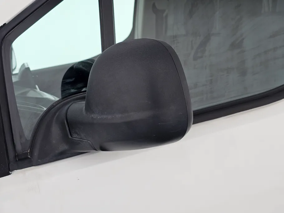 2022 Peugeot Partner Short van 