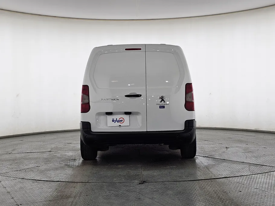 2022 Peugeot Partner Short van 