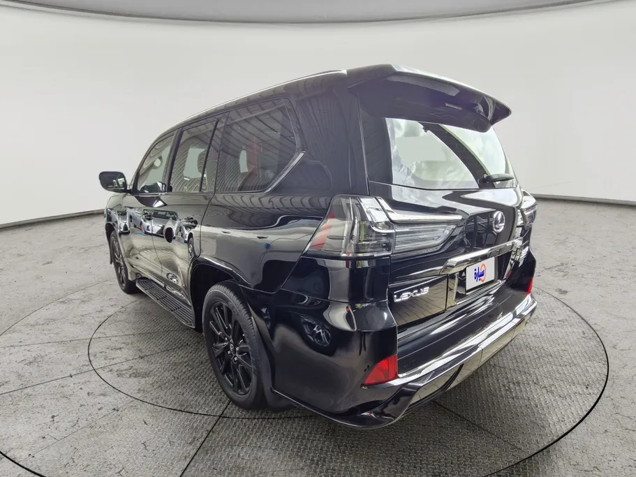 2020 Lexus LX 570 Black Ed. 