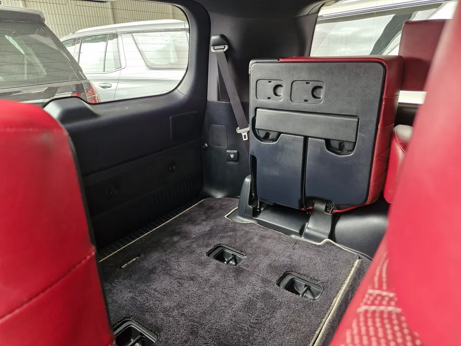 2020 Lexus LX 570 Black Ed. 