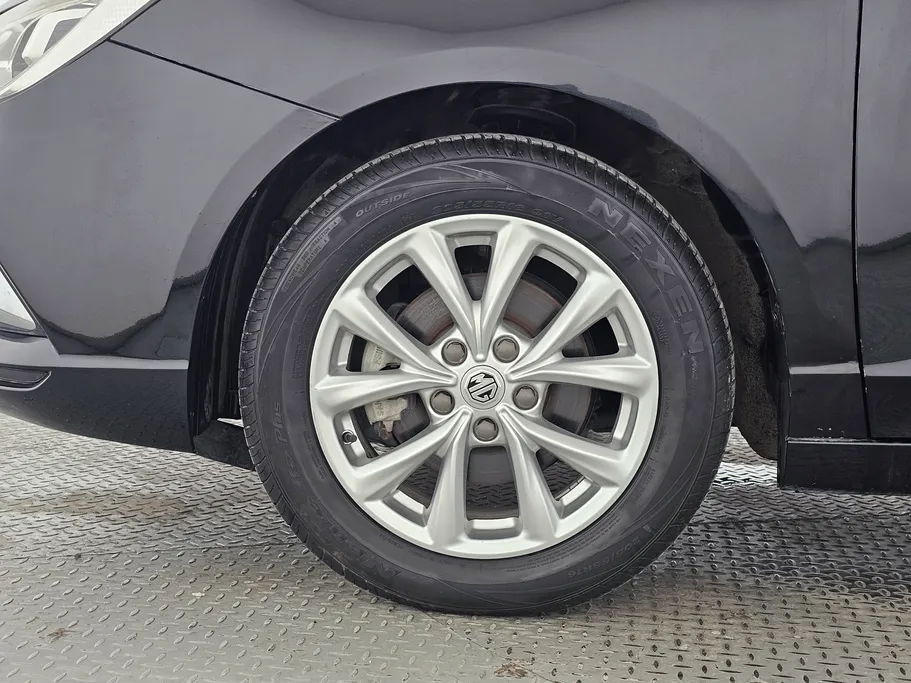 ام جي 5 COM 2022 