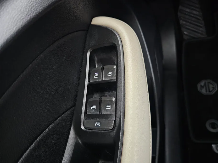 ام جي 5 COM 2022 