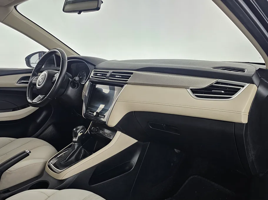 ام جي 5 COM 2022 