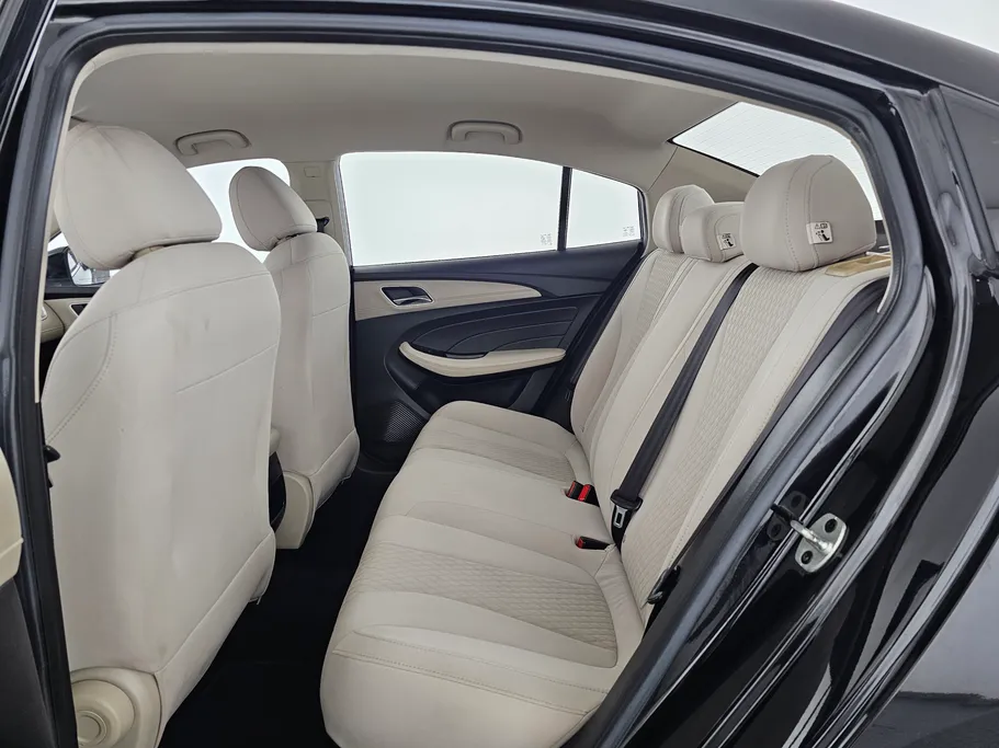 ام جي 5 COM 2022 