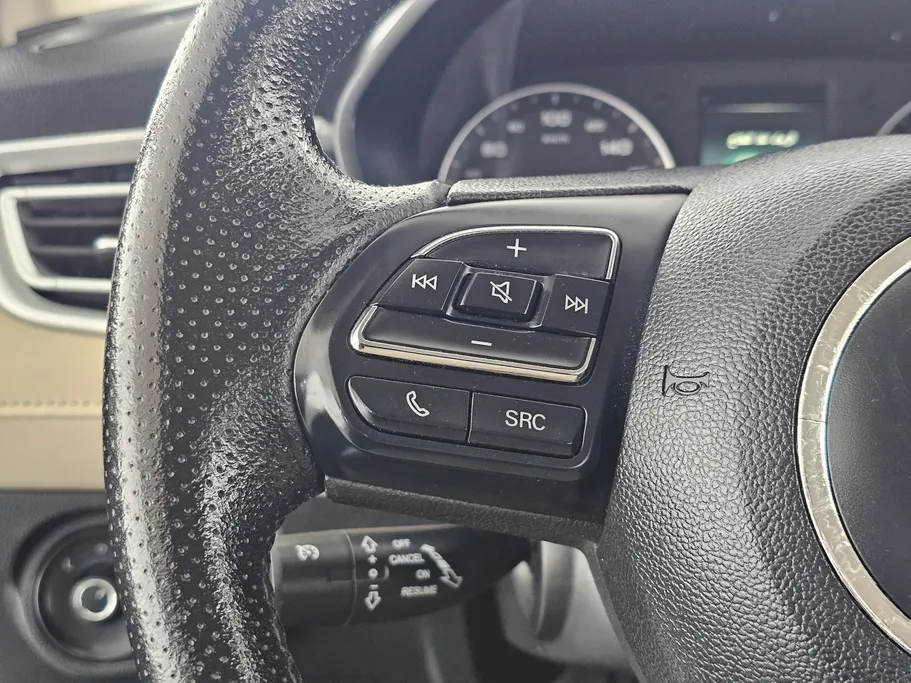 ام جي 5 COM 2022 