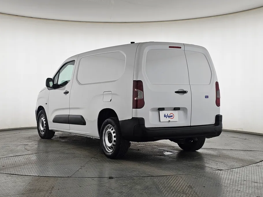 2022 Peugeot Partner Long van 