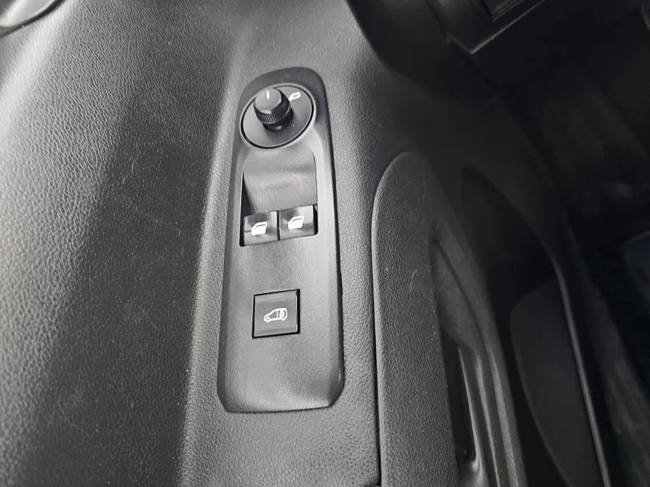 2022 Peugeot Partner Long van 