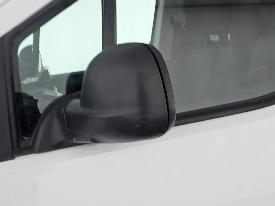 2022 Peugeot Partner Long van 