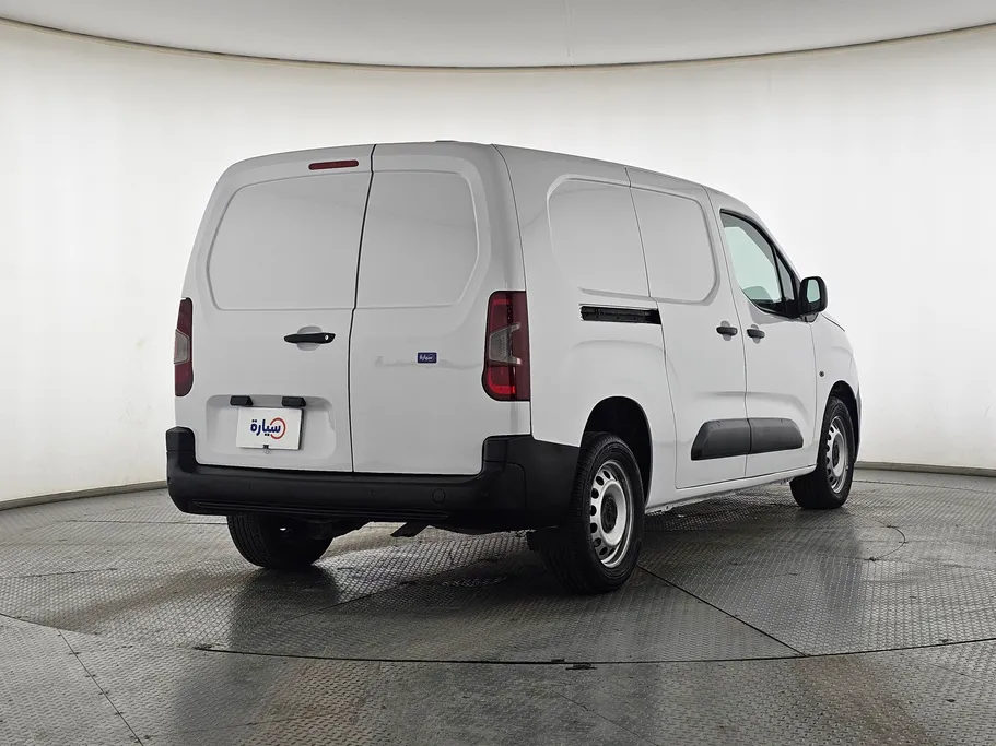 2022 Peugeot Partner Long van 