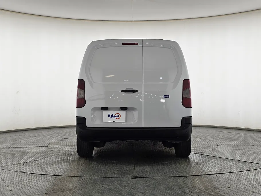 2022 Peugeot Partner Long van 