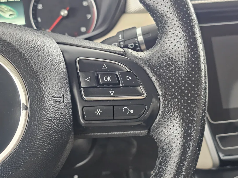 2022 ام جي 5 COM 