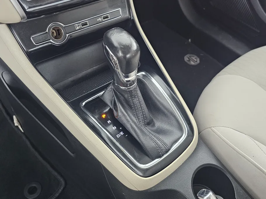 2022 ام جي 5 COM 