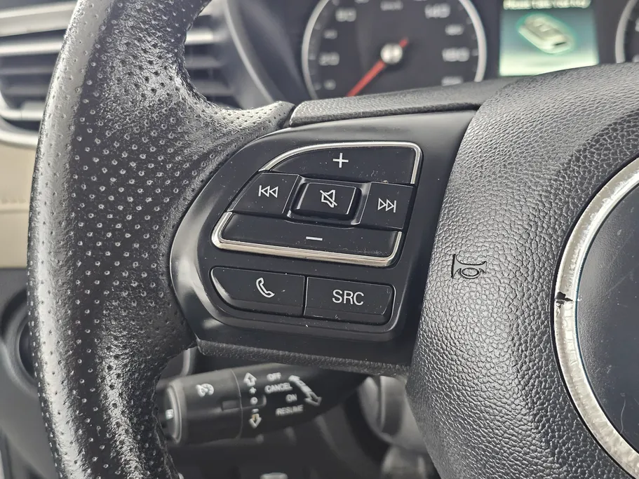 2022 ام جي 5 COM 