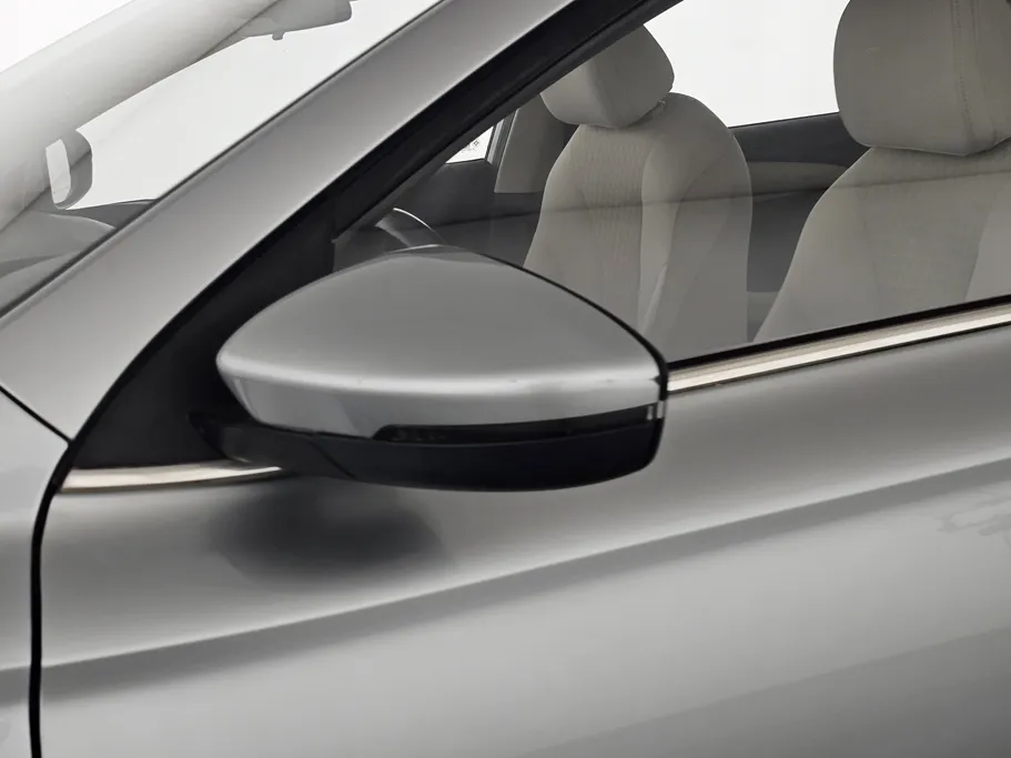 2022 ام جي 5 COM 