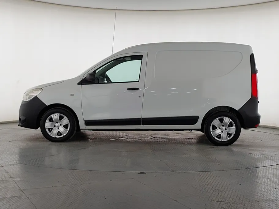 2021 Renault Docker Van بضاعة 