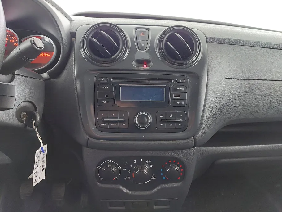 2021 Renault Docker Van بضاعة 