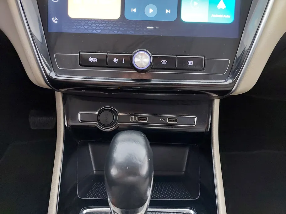 ام جي 5 STD 2024 