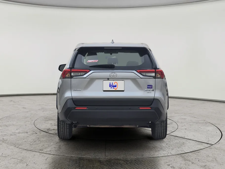 تويوتا راف فور LE 2022 