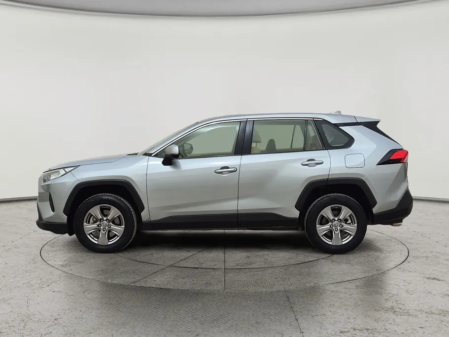 تويوتا راف فور LE 2022 