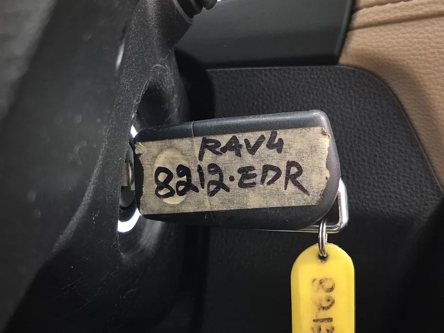 تويوتا راف فور LE 2022 