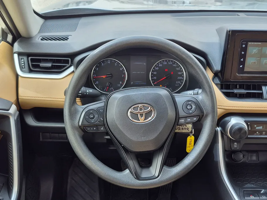 تويوتا راف فور LE 2022 