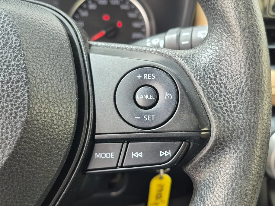 تويوتا راف فور LE 2022 