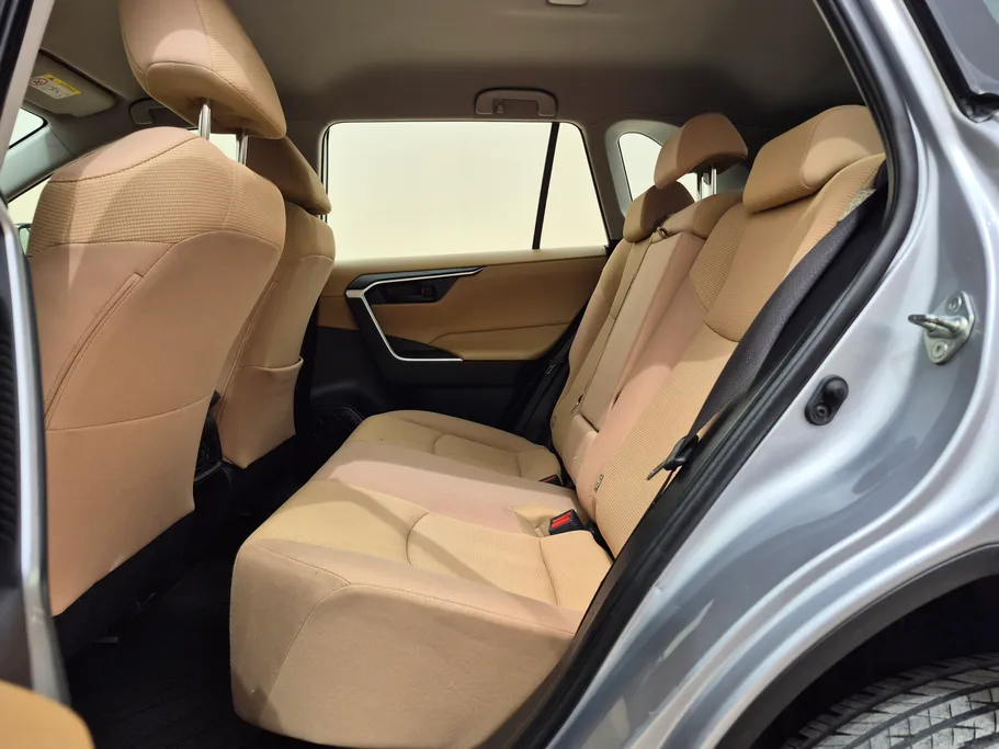 تويوتا راف فور LE 2022 