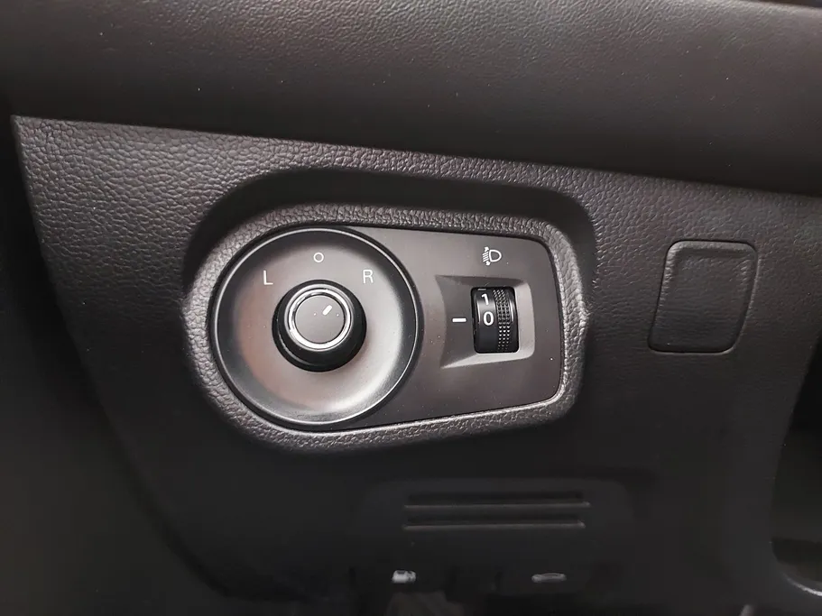 ام جي 5 COM 2022 