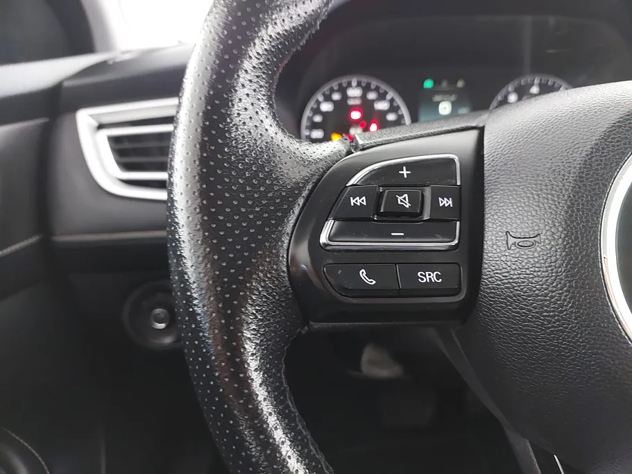 ام جي 5 COM 2022 