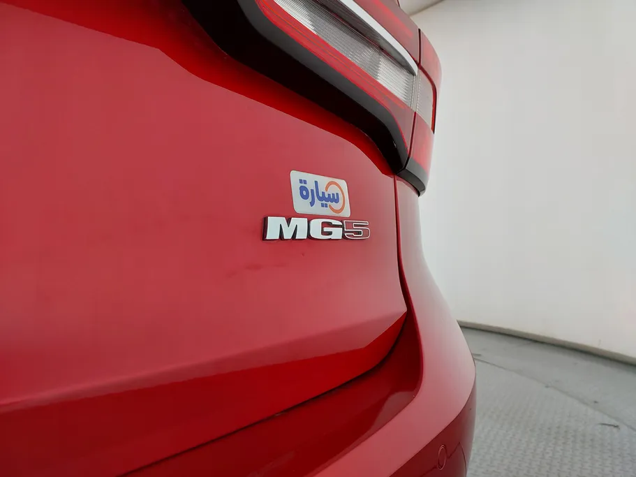 ام جي 5 COM 2022 