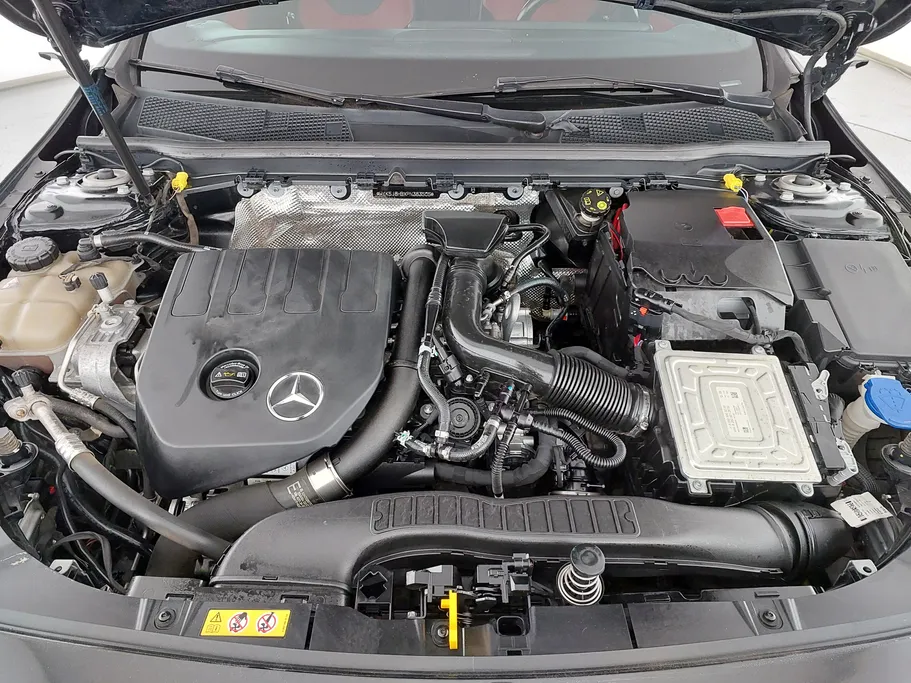 2023 Mercedes CLA 200 