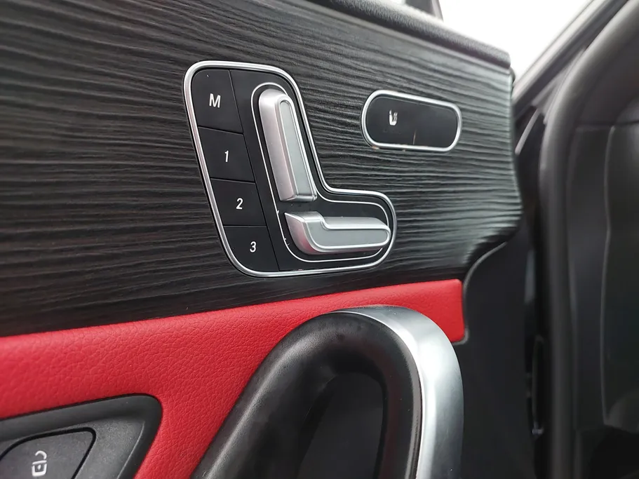 2023 Mercedes CLA 200 