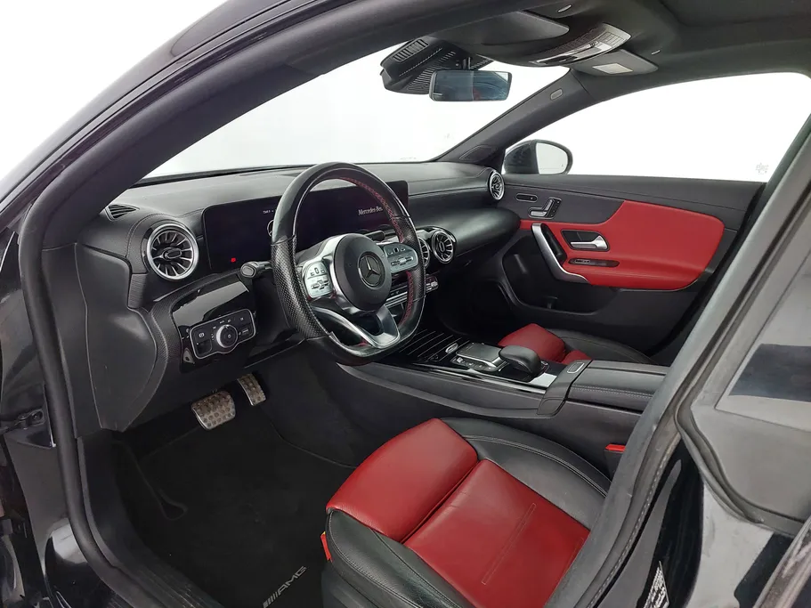 2023 Mercedes CLA 200 