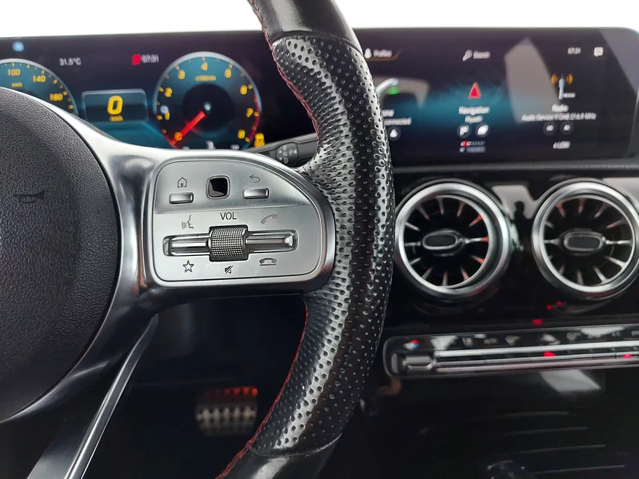 2023 Mercedes CLA 200 