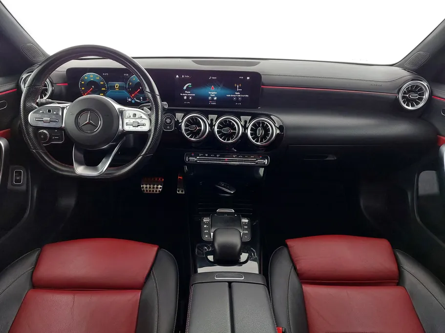 2023 Mercedes CLA 200 