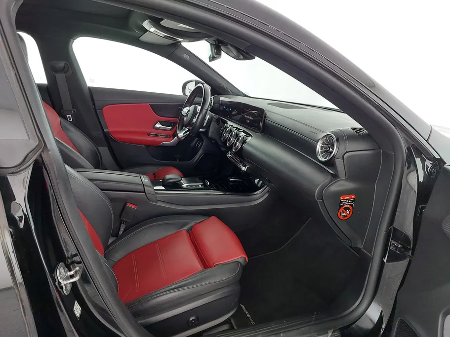 2023 Mercedes CLA 200 