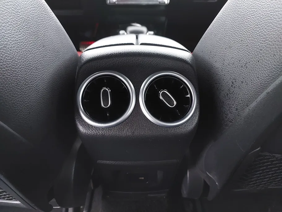 2023 Mercedes CLA 200 