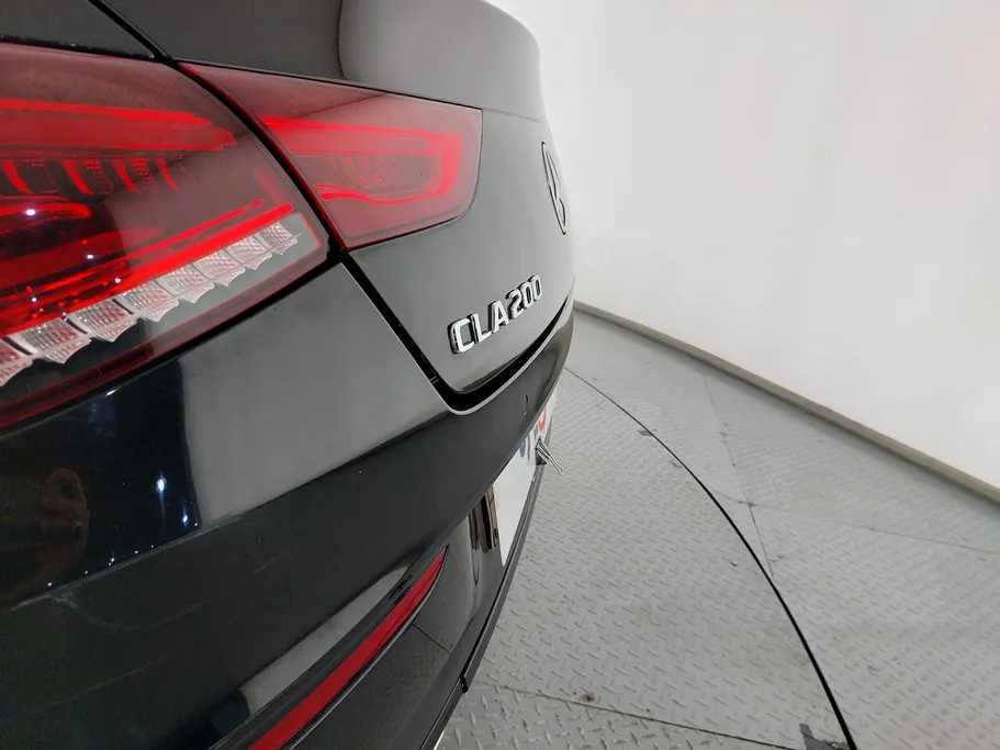 2023 Mercedes CLA 200 